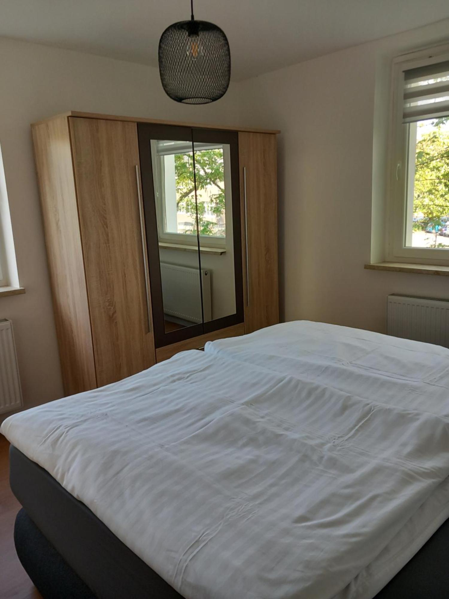 City Apartment Duisburg 1#Netflix &Wlan &Kingsize Bett &Kaffee Maschine & Central & 500M Innenhafen & 2 Min U Bahn Exteriér fotografie