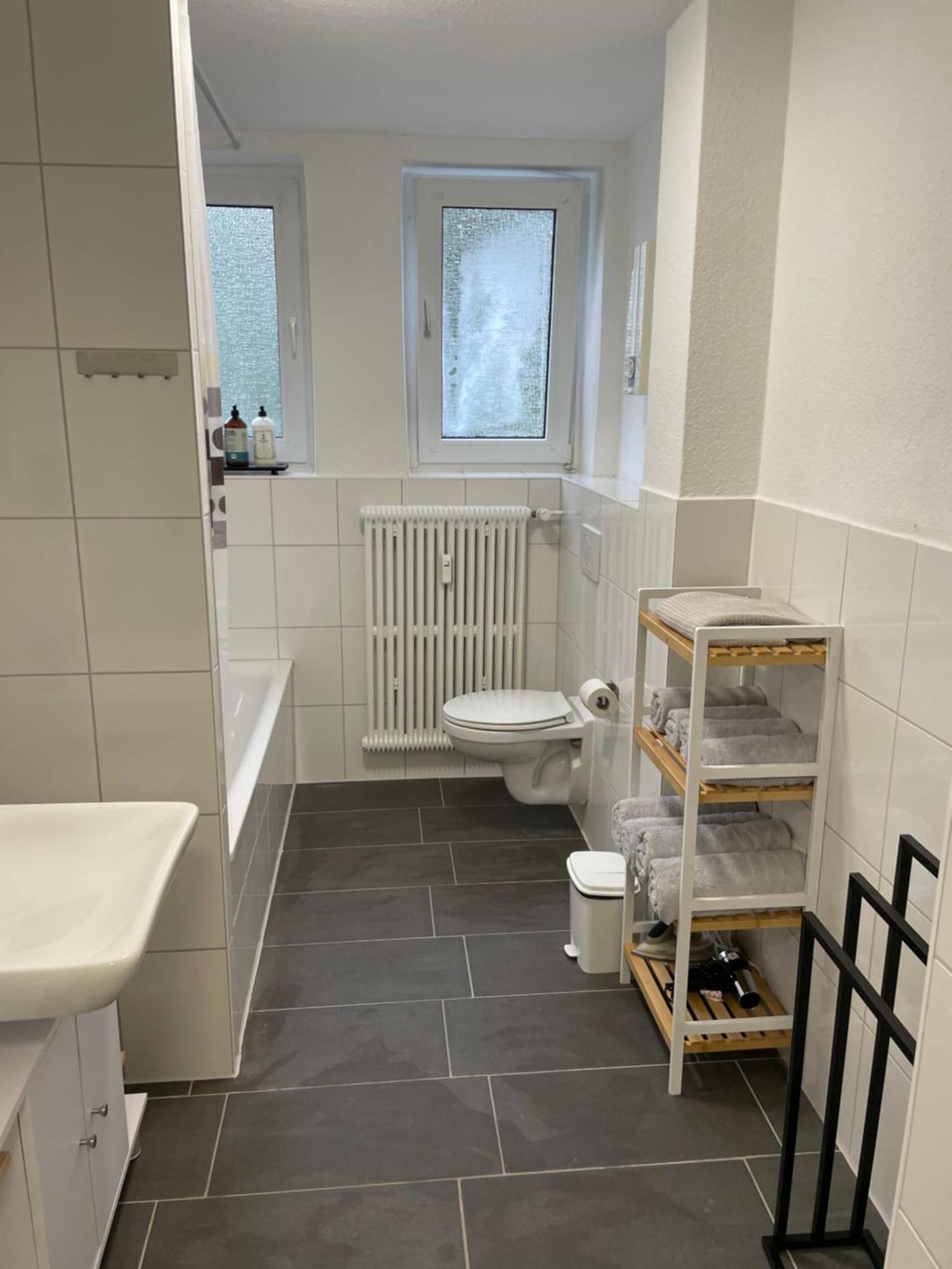 City Apartment Duisburg 1#Netflix &Wlan &Kingsize Bett &Kaffee Maschine & Central & 500M Innenhafen & 2 Min U Bahn Exteriér fotografie