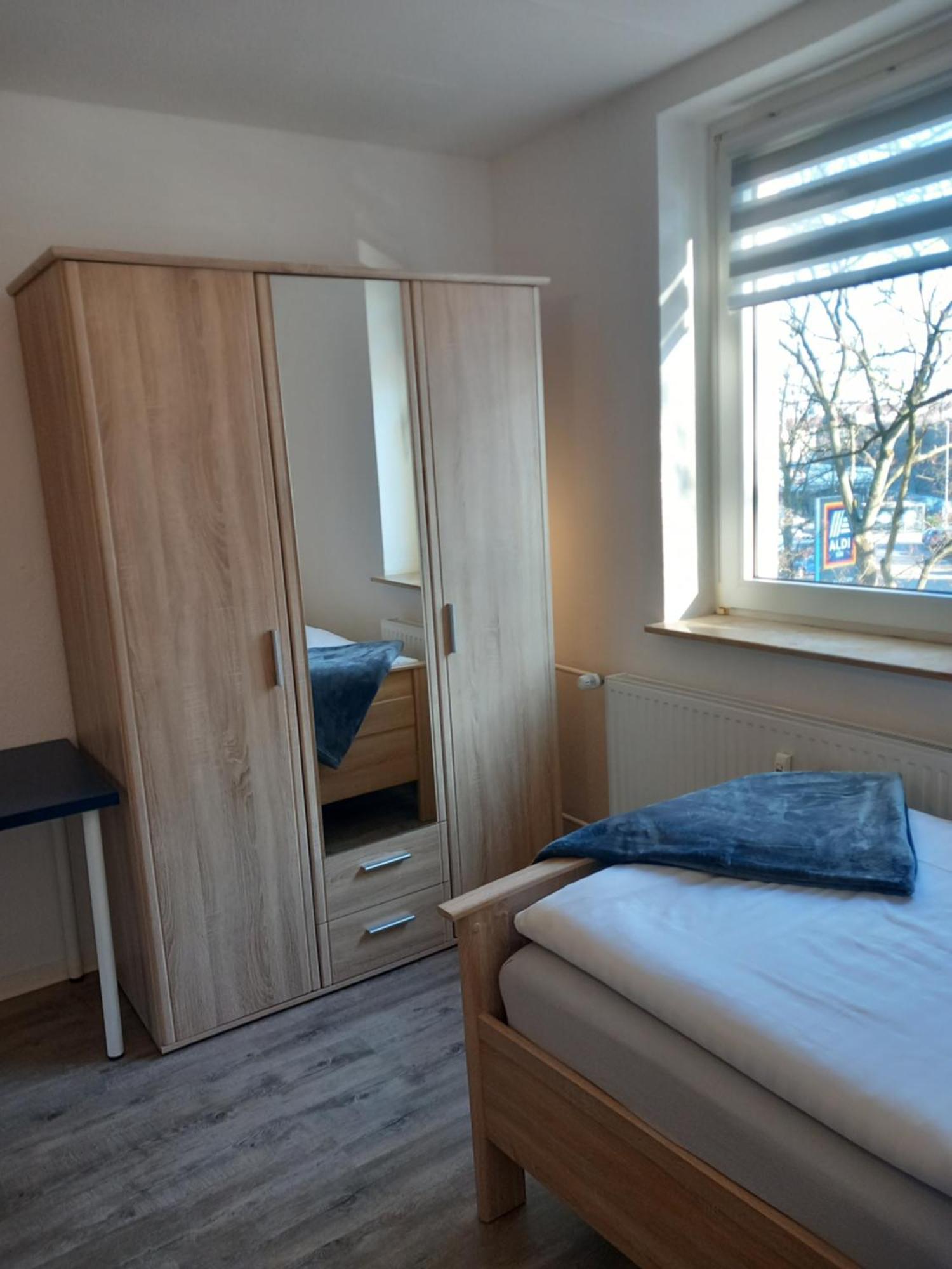 City Apartment Duisburg 1#Netflix &Wlan &Kingsize Bett &Kaffee Maschine & Central & 500M Innenhafen & 2 Min U Bahn Exteriér fotografie
